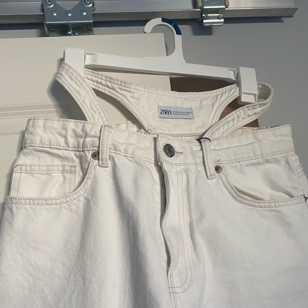 White thing jeans. Zara 8